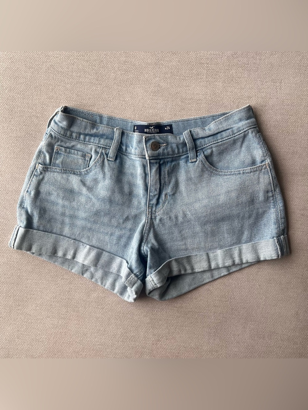 Hollister Light Wash Low Rise Blue Denim Roll Cuff Stretch Shorts Size 24 / 3